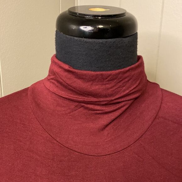 NEW Elan Small Right Turtleneck T-Shirt Maroon Short Sleeve - Picture 2 of 6